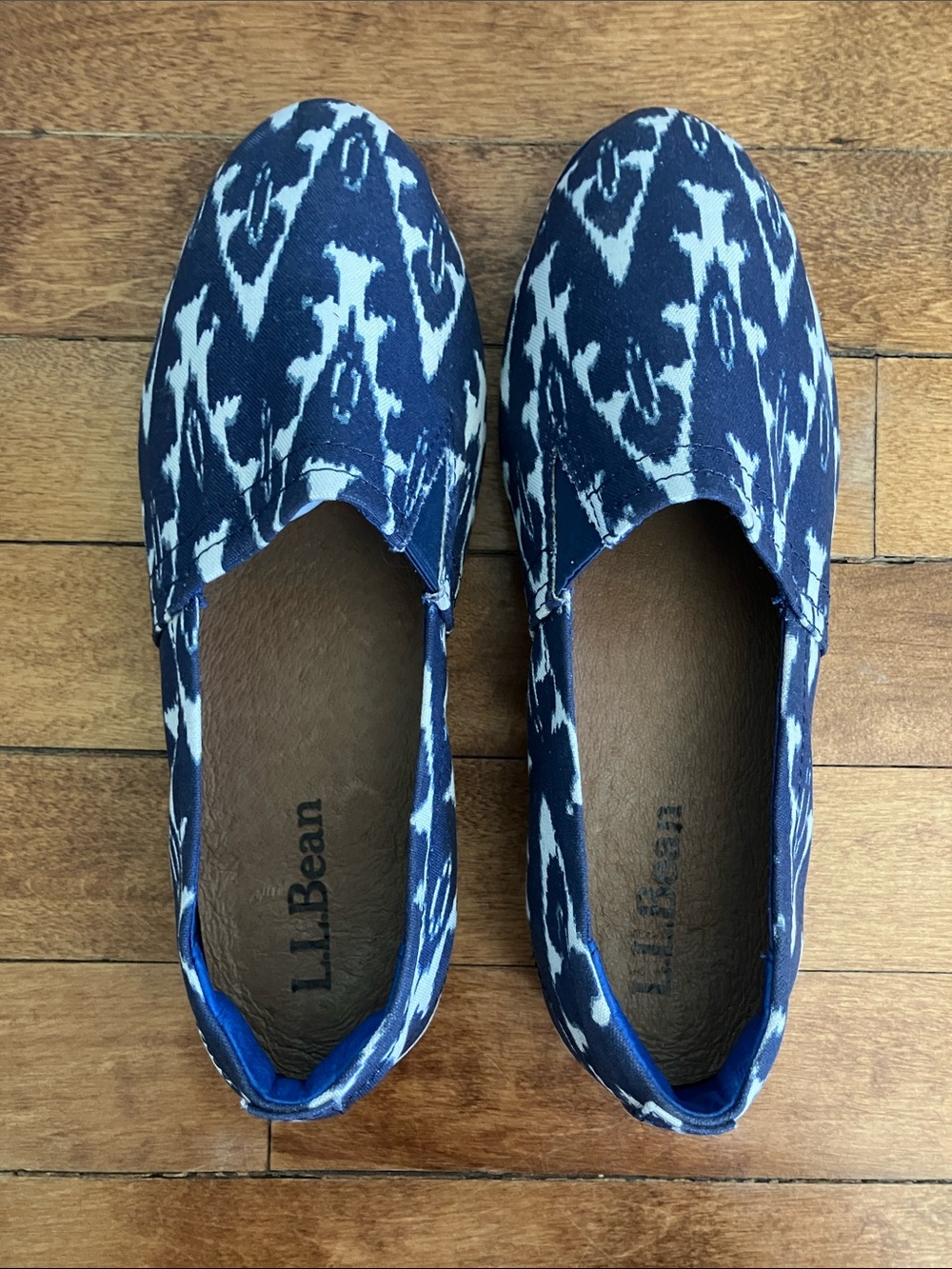 Navy White Ikat Print Canvas Slip On L.L.Bean Womens 7 M Shoes - Picture 2 of 14